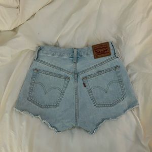Levi‎ shorts
